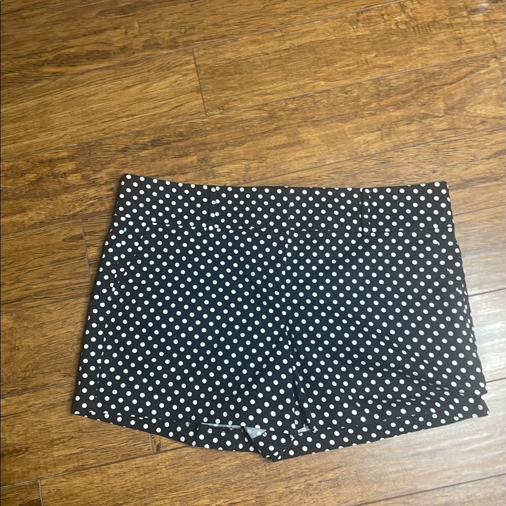 Ann Taylor black and white polka dot shorts size 14